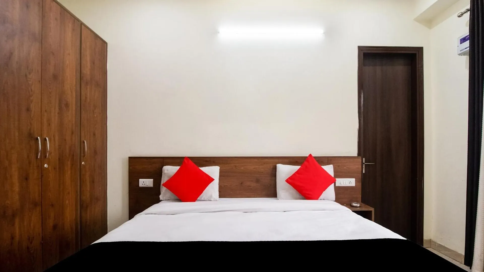 Hotel O The Hotel Gurgaon
