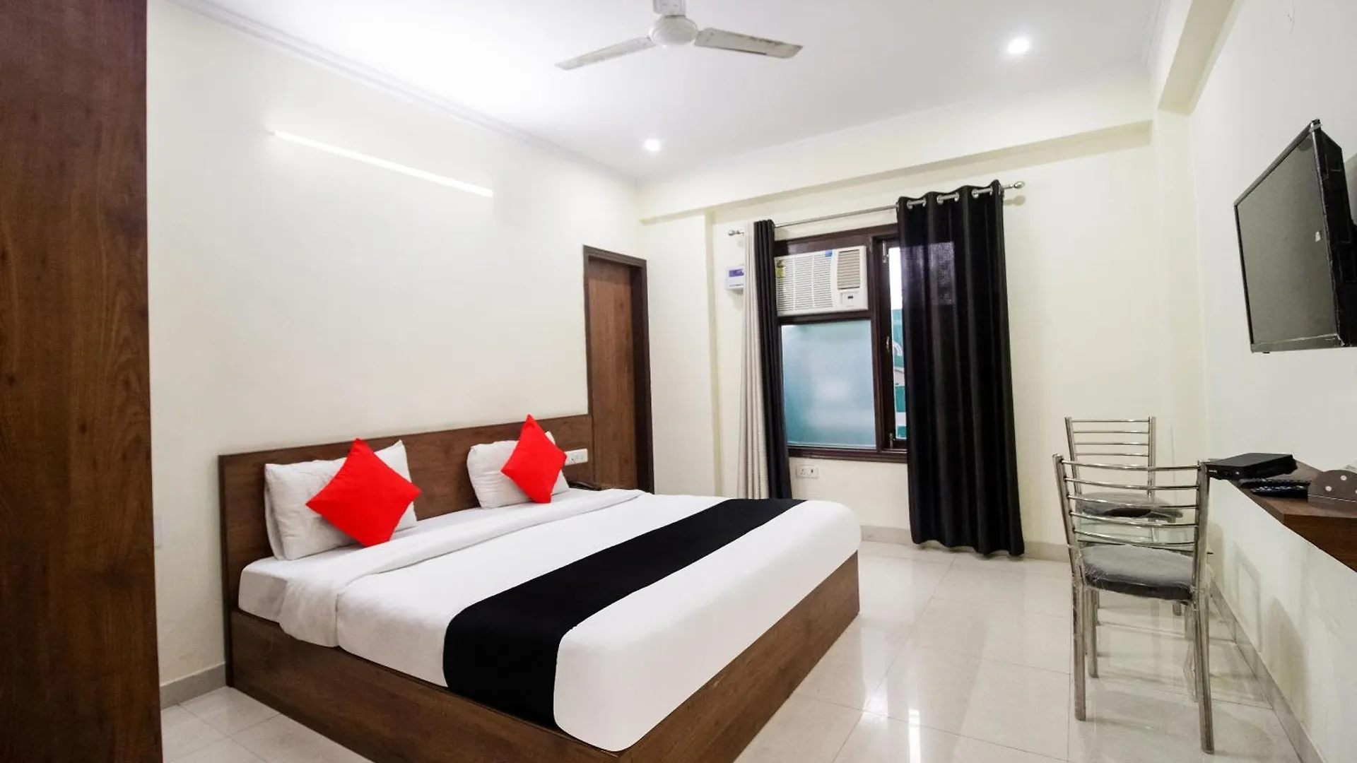 Hotel O The Hotel Gurgaon
